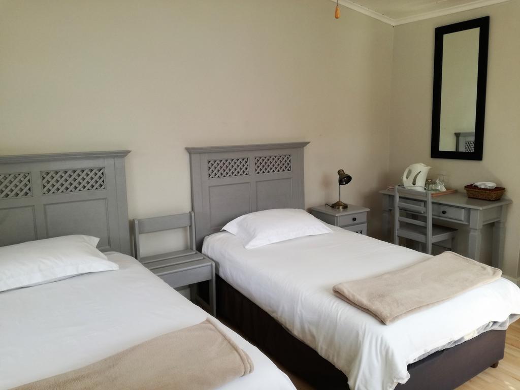 Livesey Lodge Guest House Hermanus Phòng bức ảnh